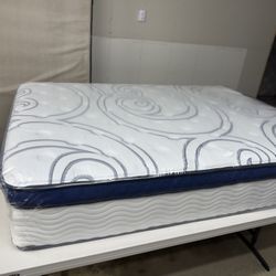 Queen mattress pillow top VIBE (mattress only) extra charge delivery  Never slept on/// this mattress is from display store     Available for delivery
