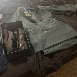 3 peace suit in shoes