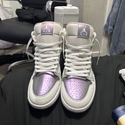 🔥 Jordan 1 Mid SE “Phantom Iridescent” Size 13 🔥