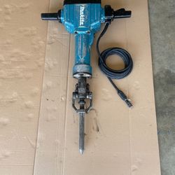 Makita Jackhammer HM1810