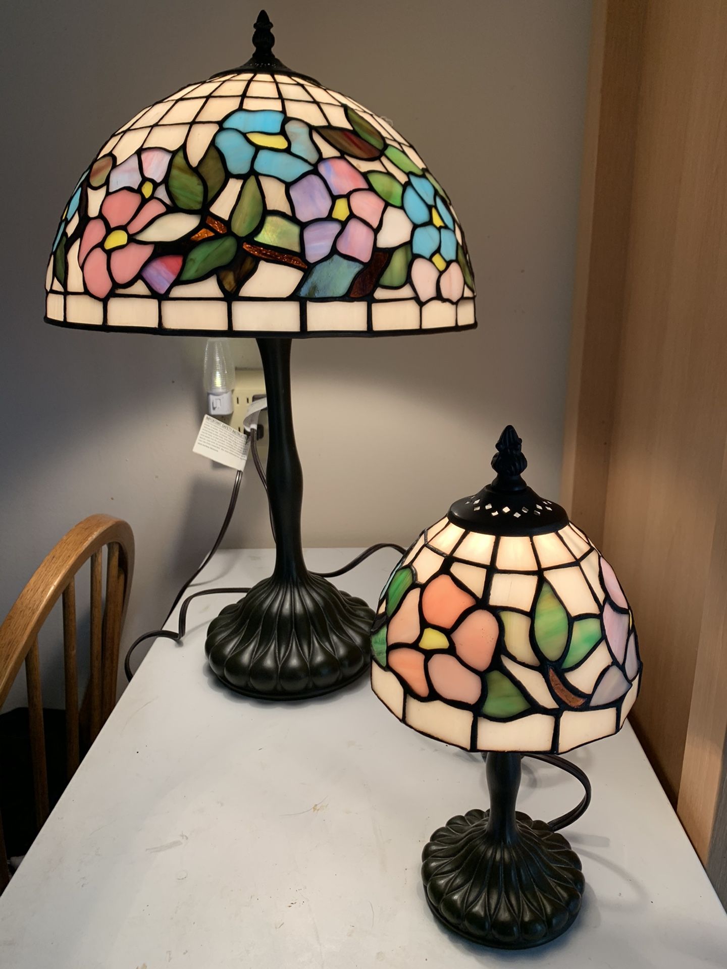 Stunning Vintage Ouoizel Collectibles Tiffany Style Slag Stained Glass Lamp Set See Details.