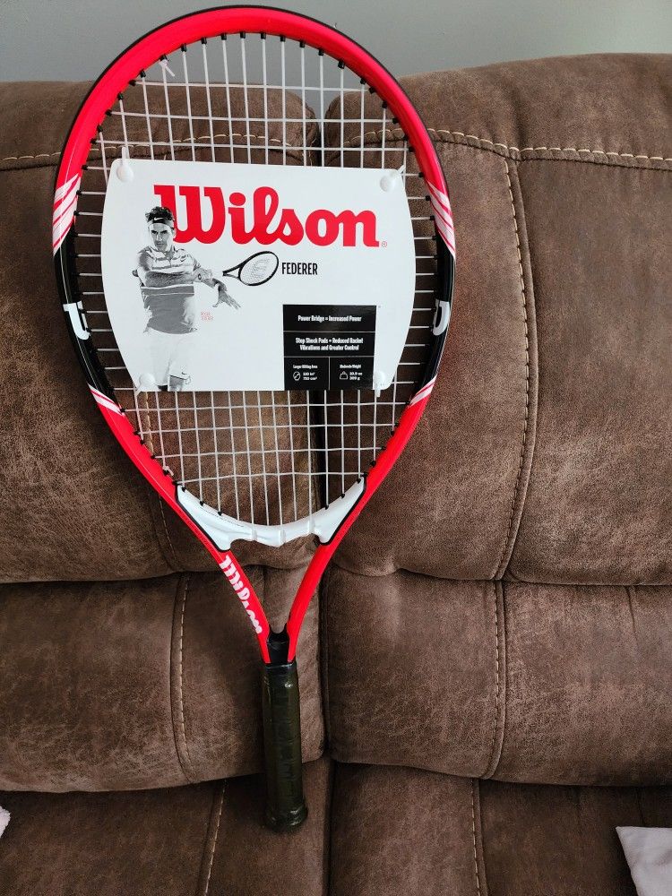 Wilson Federer Adult Recreational Tennis Racket - Grip Size 3 - 4 3/8", Red/White/Black

