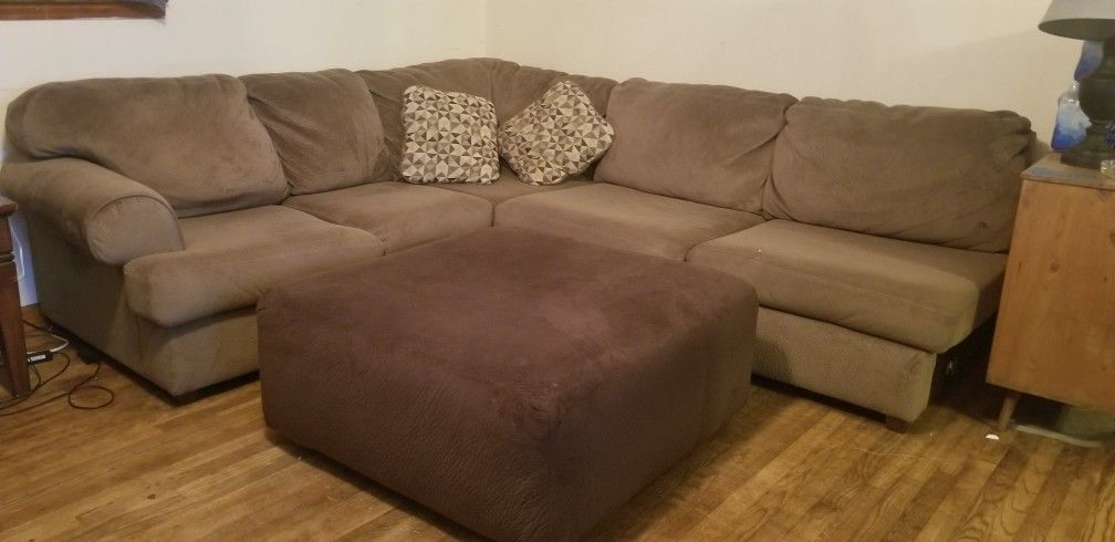 Sectional Sofa With Ottoman