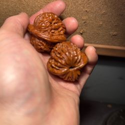 1 pair Chinese WenWan Walnut Hand Massage (四座楼狮子头)文玩核桃  5 Years 