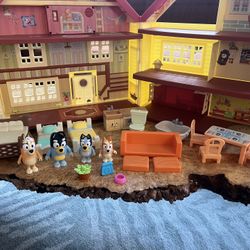 Bluey Ultimate Lights & Sounds Playhouse — Light-Up House with Figures & Accessories