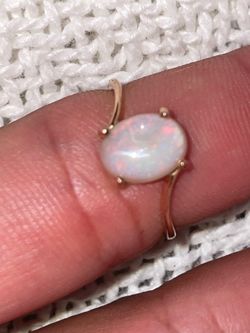 10k gold oval opal ring size 7.5