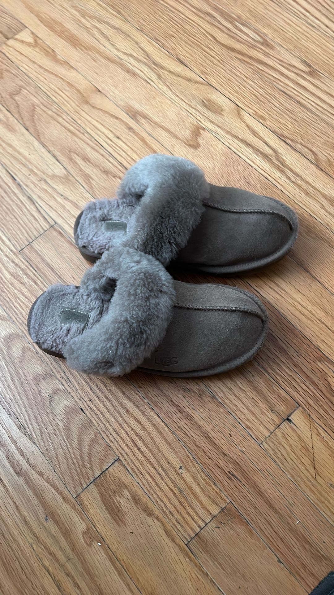 Ugg Girl Shoes Size 4