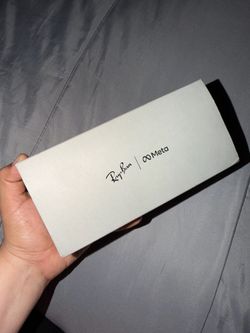 Ray-Ban | Meta Skyler Smart Glasses Gen 2