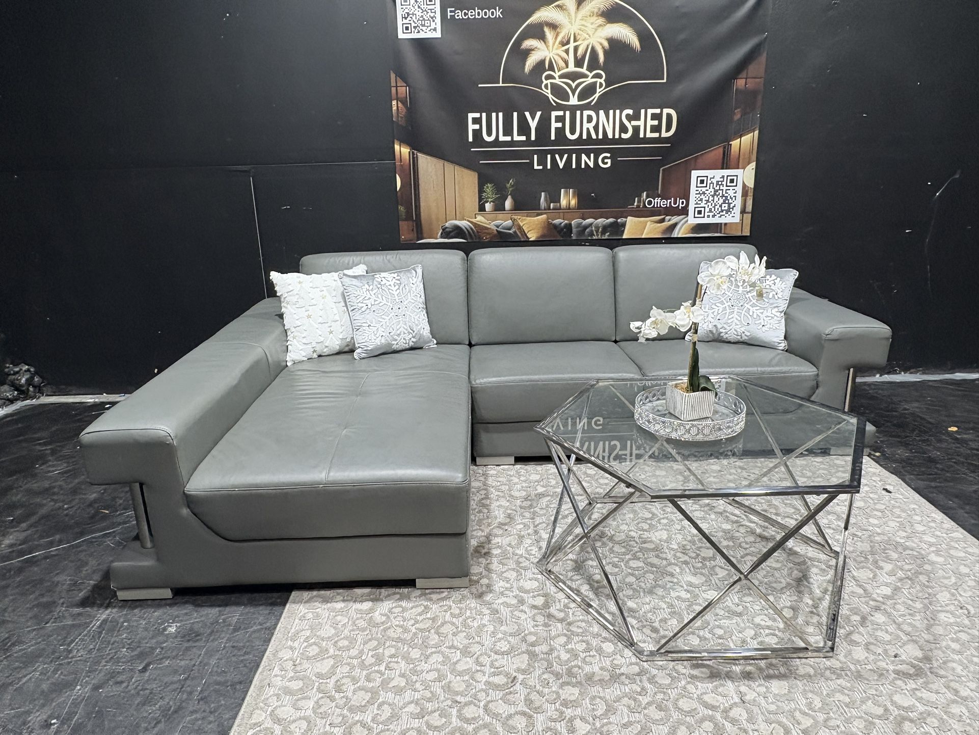 Sectional/couch/sofa, Style:Modern,Size:108x68, Delivery Available π