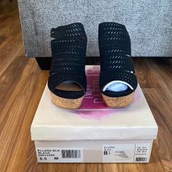 Brand New Wedges Never Worn (size 8.5)