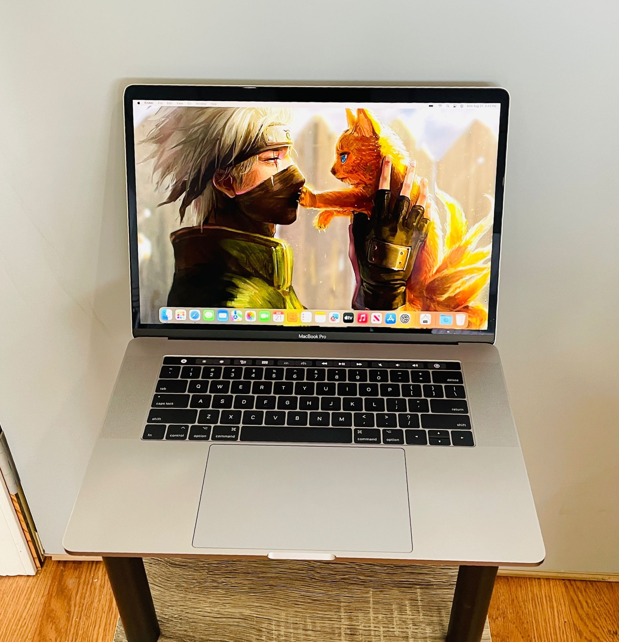 Apple MacBook Pro 15” 2017 TouchBar 3.1Ghz i7 16GB RAM 500GB SSD RADEON PRO 560