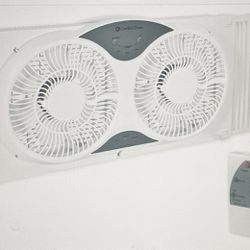 New Comfort Zone Twin Window Fan With Remote Control Paid $60+Tax