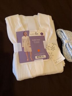 Women’s Robe (New)