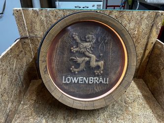 Vintage 1970s  Löwenbräu Beer Light Up Sign