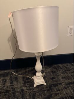 beautiful white lamp, like new