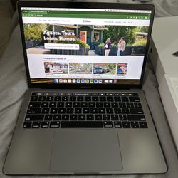 2019 MacBook Pro | 13-Inch | Intel i5 | 8GB RAM 256GB SSD