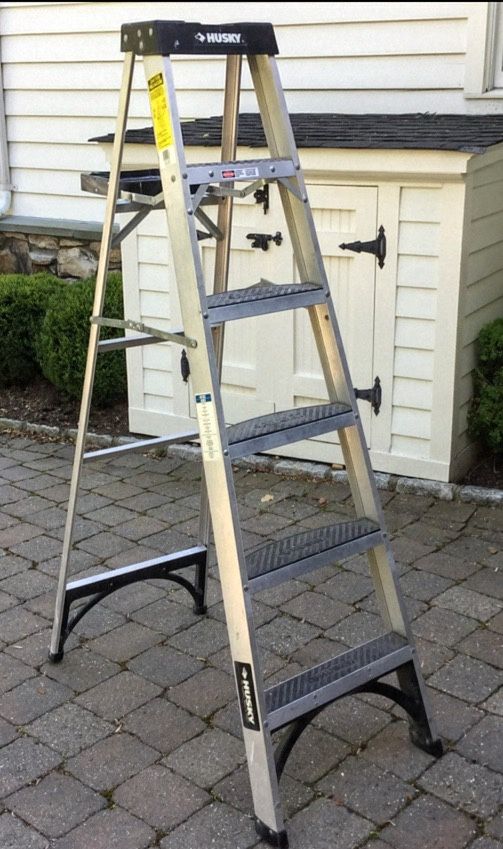 HUSKY 6’ HEAVY DUTY LADDER MODEL CSL2-6
