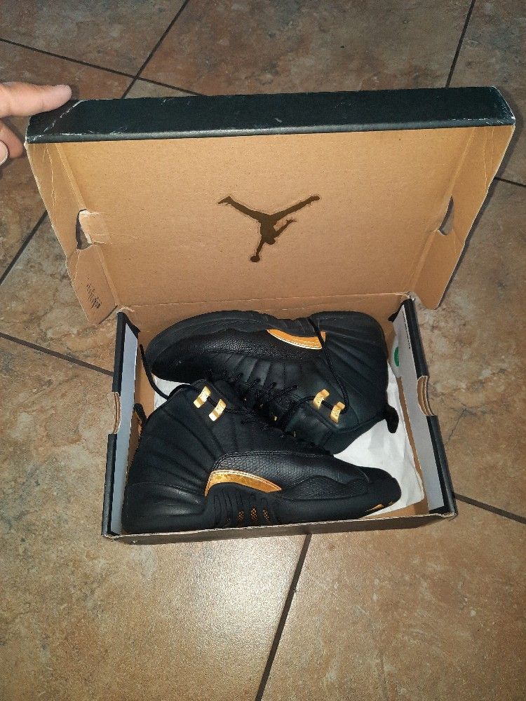 Jordan 12 Retro GS Size 7Y Black/Taxi