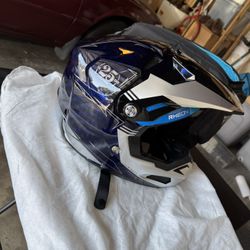 Helmets N Speaker