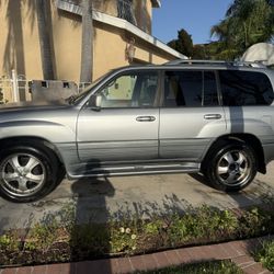 2004 Lexus LX 470