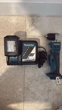 Makita XAD02Z 18V LXT Lithium‑Ion Cordless 3/8" Angle Drill, Charger and battery