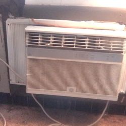 GE 10,000 BTU A/ C Window Unit 