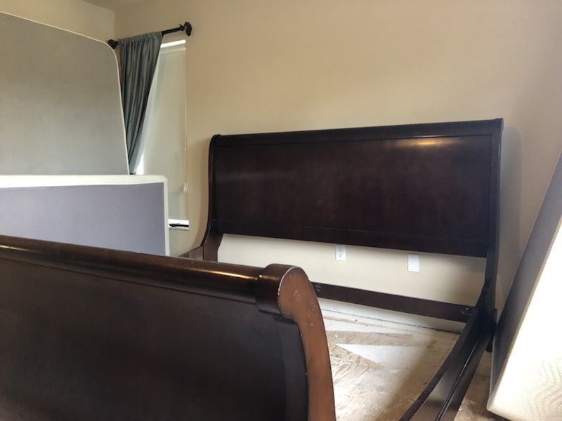 King size sleigh bed - great condition, solid wood! Also including Ralph Lauren duvet cover & accent pillow.