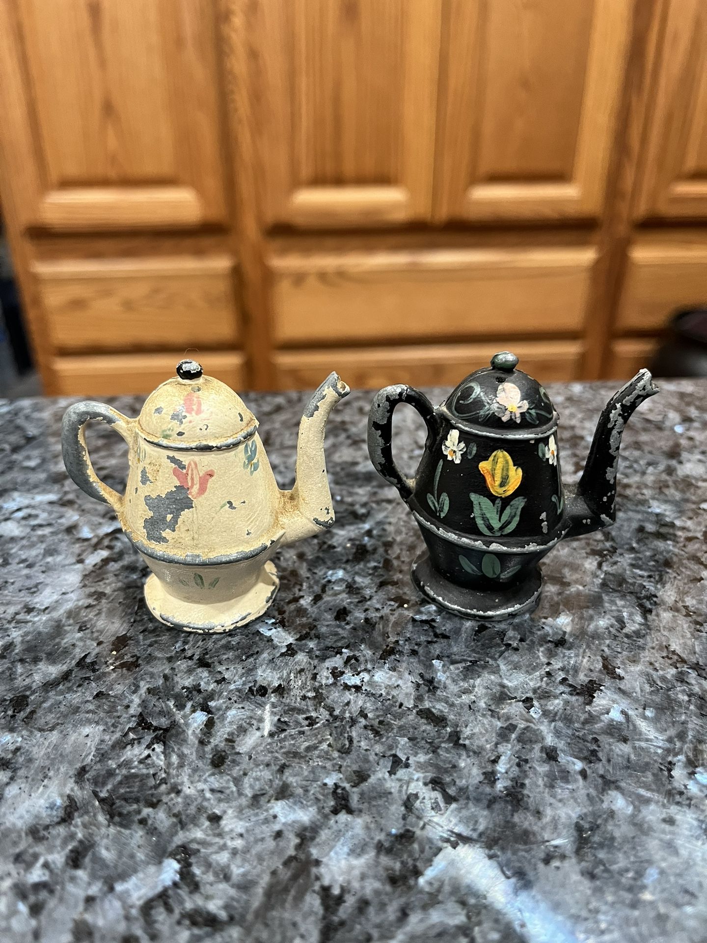 Vintage Iron Coffee Pot Salt and Pepper Shakers.  Preowned With Paint Wear 