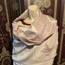 Louis Vuitton LOGOMANIA liteweight Silk/Cashmere Reversible Wrap