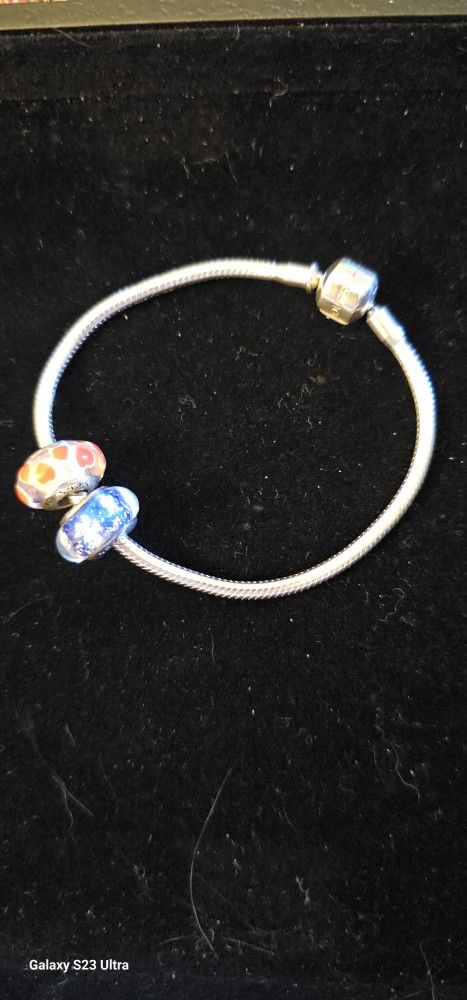 925 Sterling Silver Charm Bracelet & 2 Glass Charms