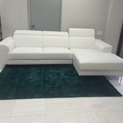 Beautiful Modern Sectional Also Comes On Right Side Available In Black And Red