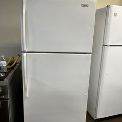 Whirlpool Apartment Size Top Freezer Refrigerator