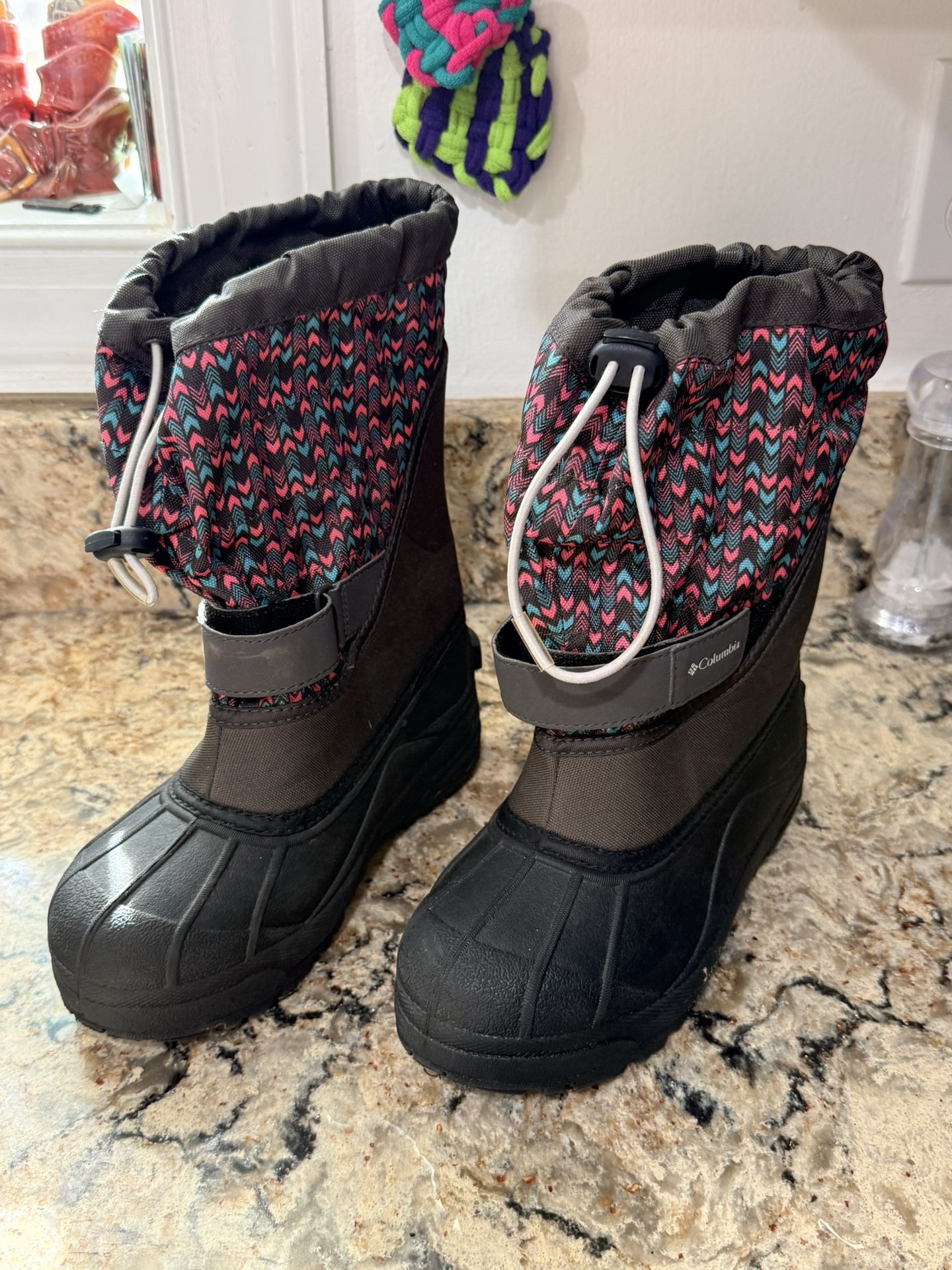 Girls Columbia Snow Boots, Size 3