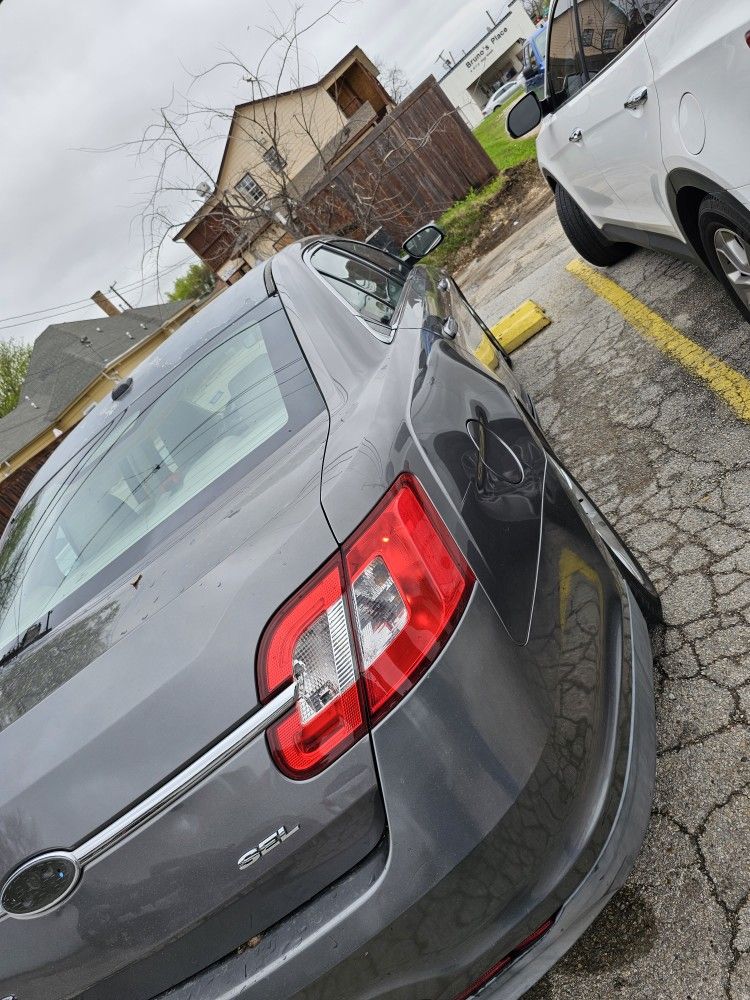 2011 Ford Taurus