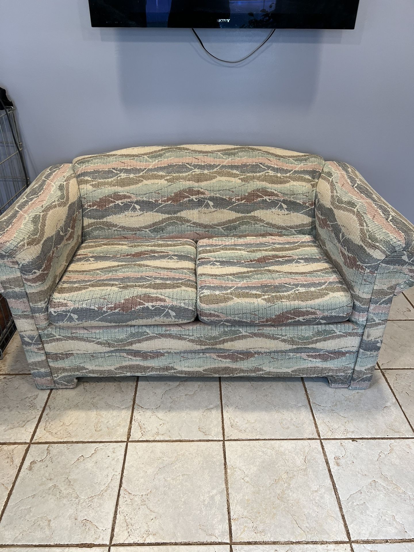FREE Sturdy Comfy SOFA-COUCH - No Rips Or Stains