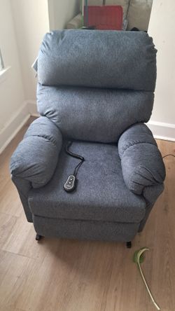 Solo comfort medium lift recliner chair lifts up to 350lb
