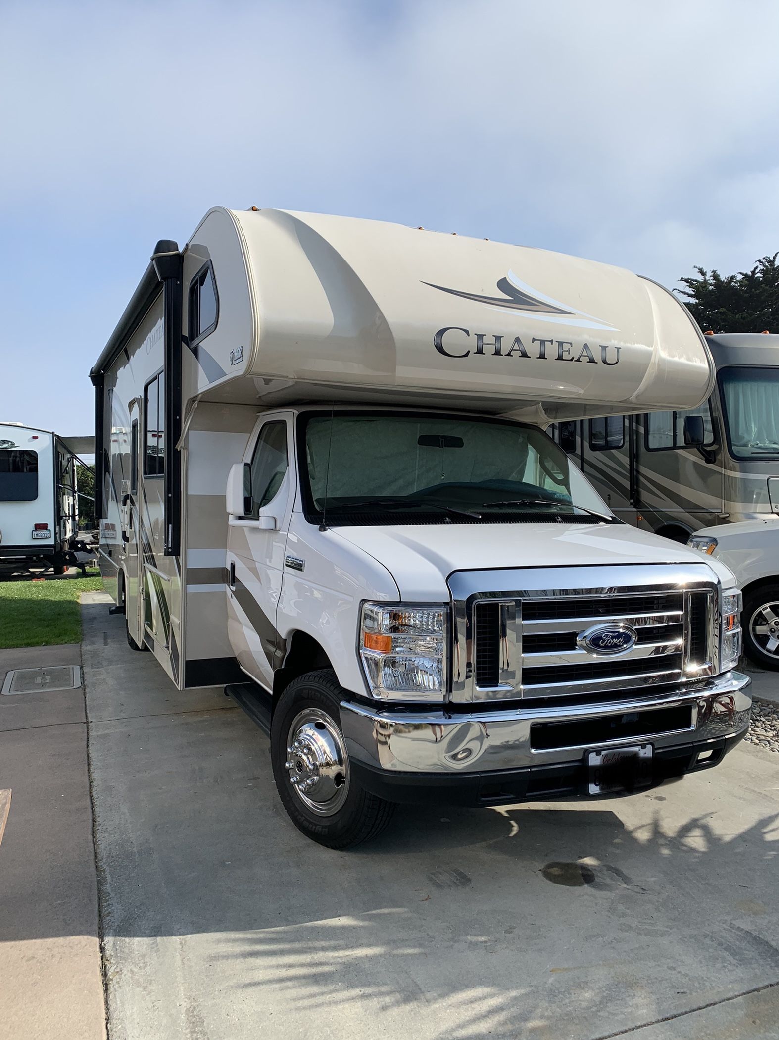 2020 THOR MOTORCOACH CHATEAU 26B E350 V10 E-SERIES