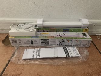 12 In LED Adjustable Spectrum Grow Light With Remote Control - 1 box