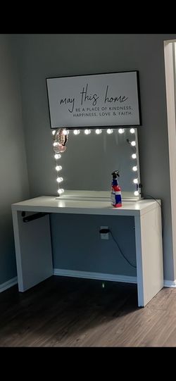 Vanity Mirror With Lights