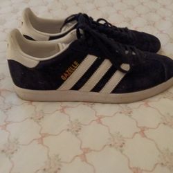 Black Adidas Giselle