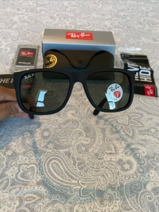 Rayban Sunglasses Model Justin 4165
Lentes Ray Ban Matte Black Polarized
