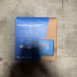 Victron Energy BlueSolar MPPT Solar Charge Controller - Charge Controllers for Solar Panels - 100V, 20 amp, 48-Volt