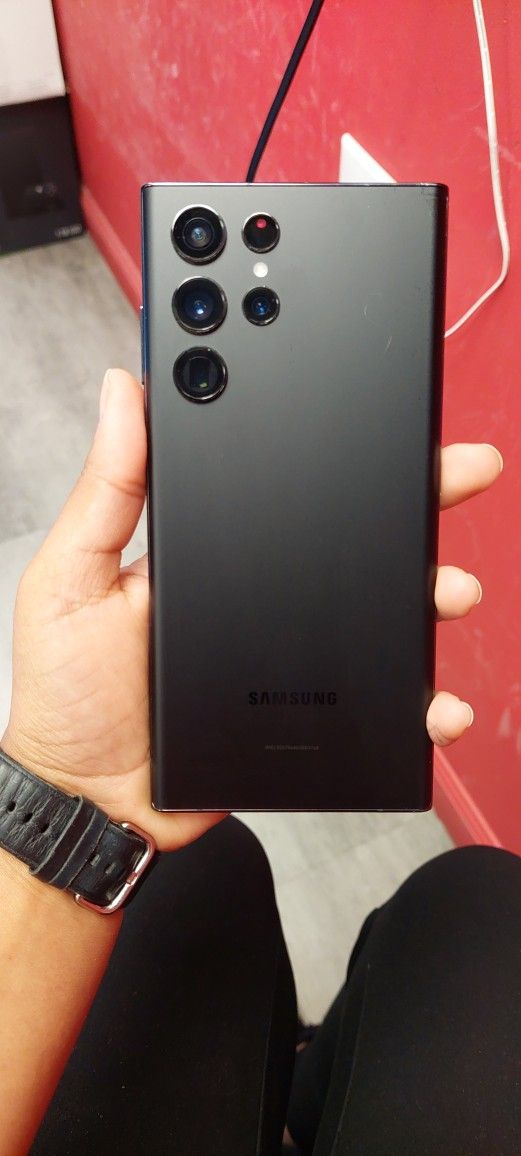 Samsung Galaxy S22 Ultra Factory Unlocked To Any Carrier On Payments With $50 Down