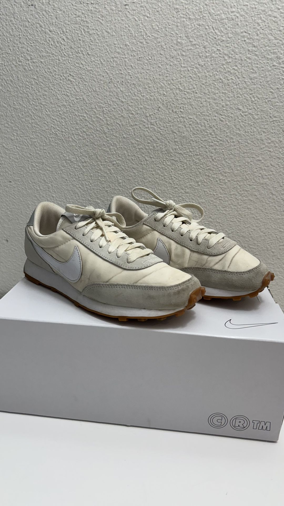 Nike Daybreak Womens size 6.5 Beige Running Shoes Casual Low Top CK2351-101