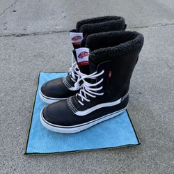 Snowboard Boots: Standard Snow MTE Boot Size: 11 OBO
