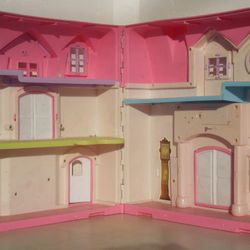 Multi-tiered Folding Hinged Doll House Excellent Condition