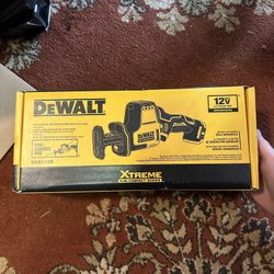 dewalt one handed reciprocating saw 