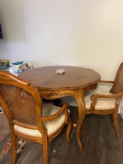 FREE Kitchen table and living room coffee table