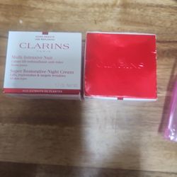 Clarins 