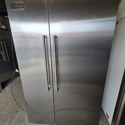 48" VIKING BUILT IN STAINLESS STEEL REFRIGERATOR 